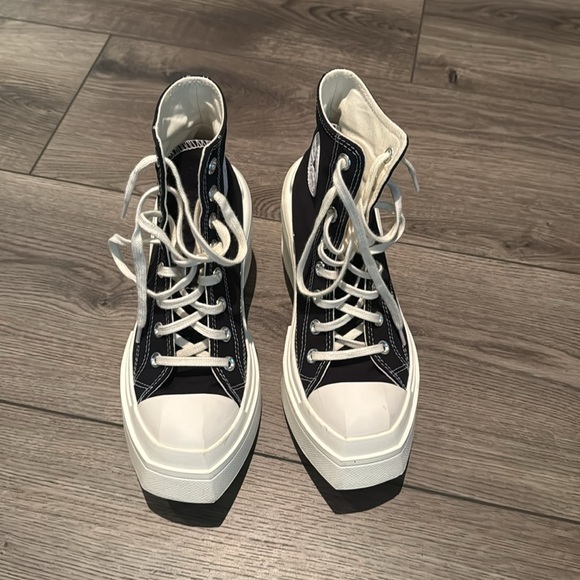 Chuck 70 DeLux Wedge in Black, Size 7 Women’s…Like New Condition…worn once. - Picture 4 of 4